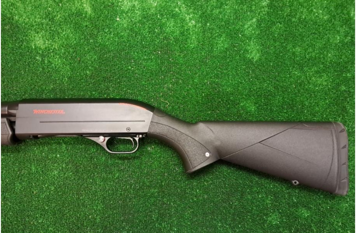 Fusil à pompe Winchester SXP cal. 12/76 mm