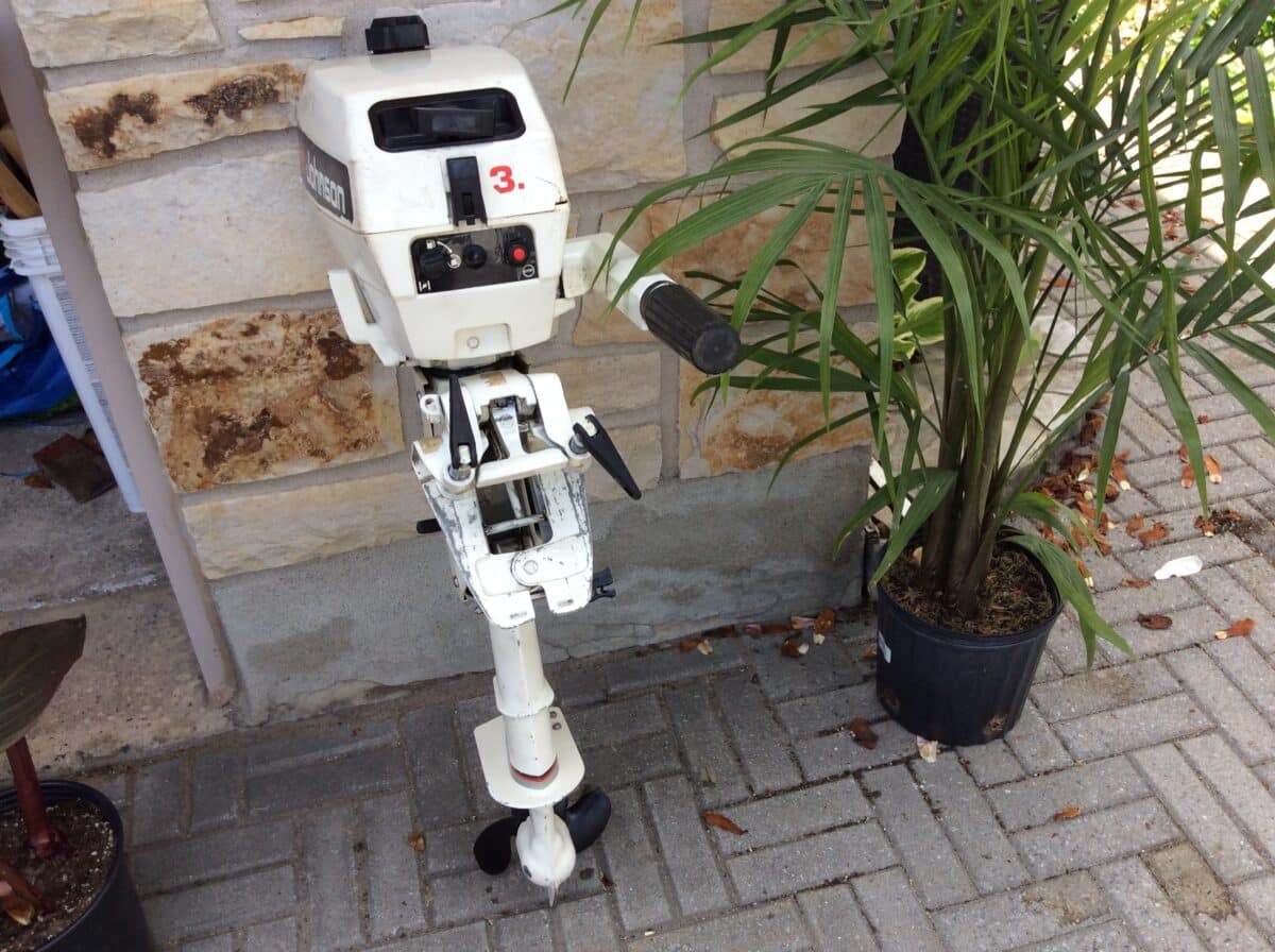 Bon petit moteur JOHNSON 3 HP