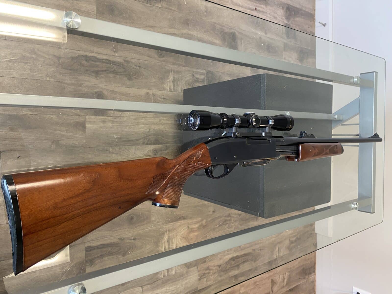Remington 7600 cal. 270 Win + Leupold VARI-X II