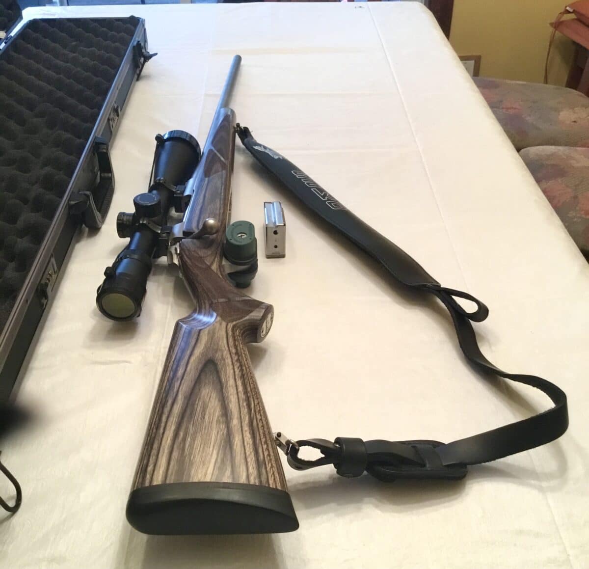 SAKO 85 S (Comme neuf) + Télescope Leopold 24X50 mm LONG RANGE