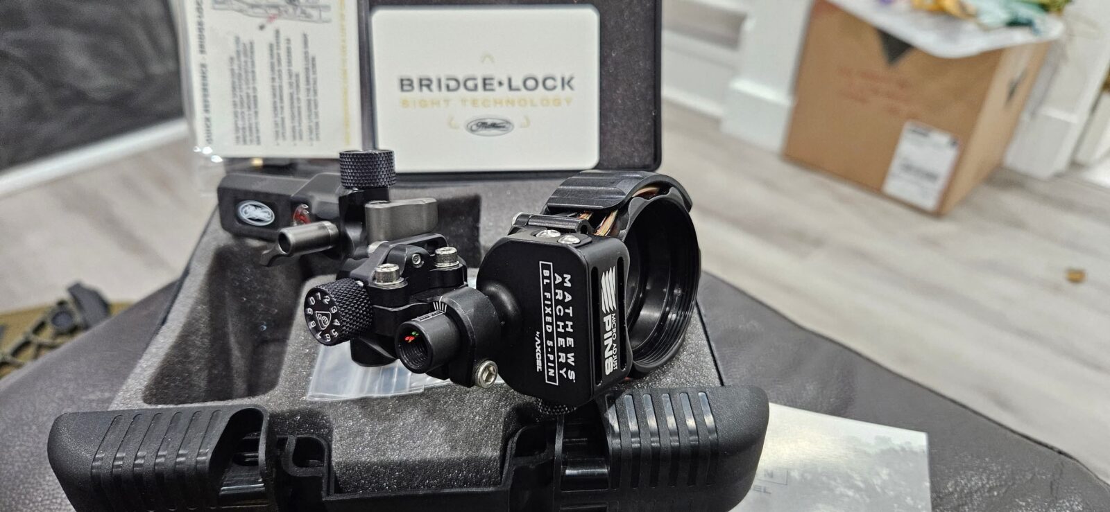 Mathews Bridge Lock Axcel Sight 5 pins comme neuf
