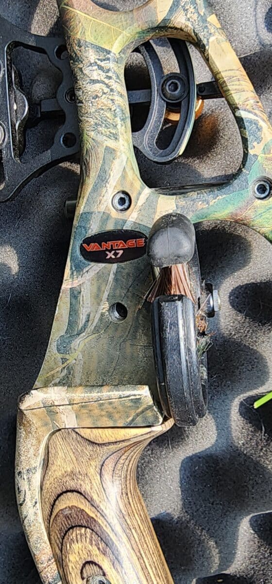 Arc a Poulie Hoyt Vantage X7 et plusieurs équipements neuf