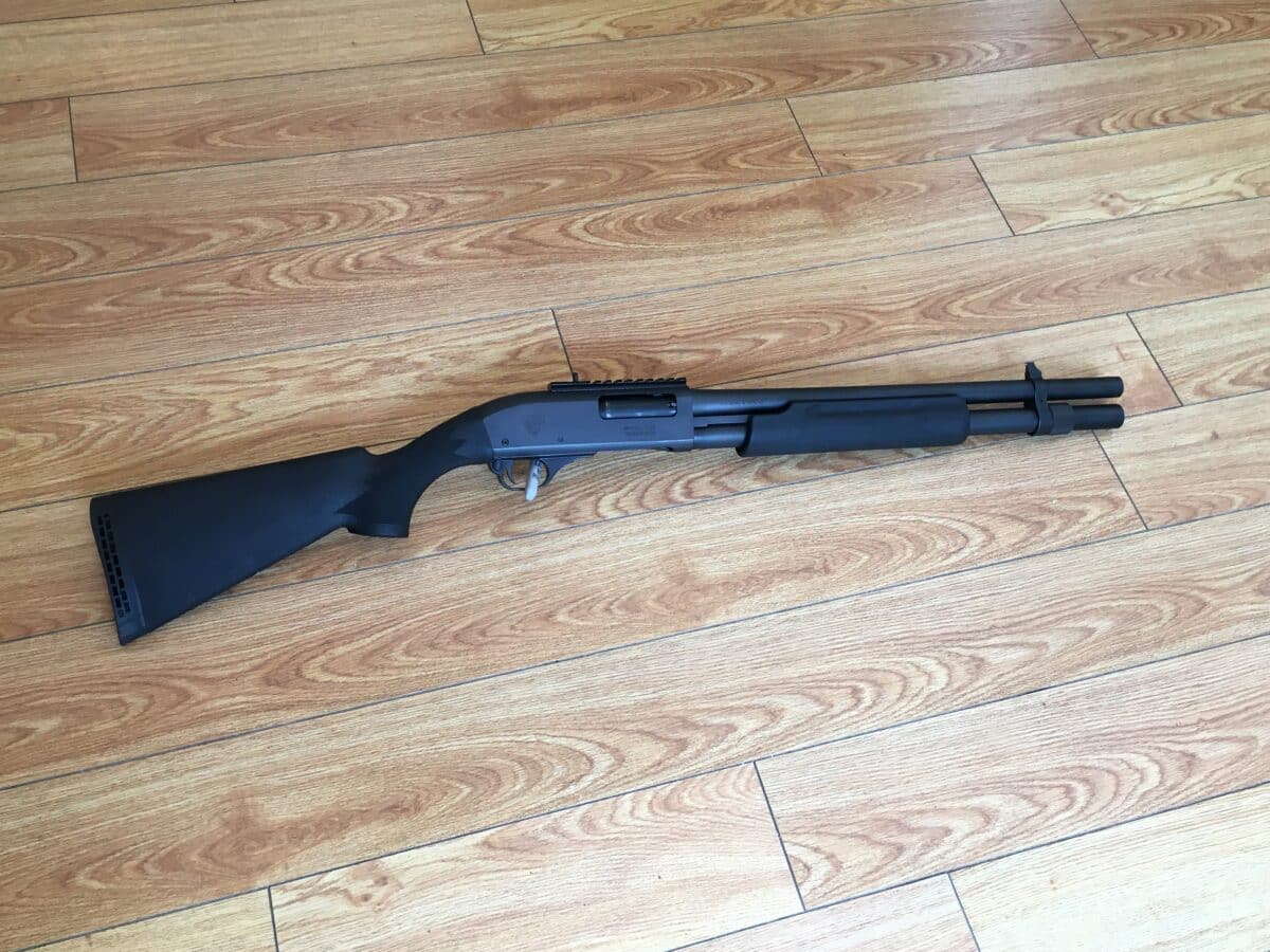 Clone de Remington 870, (Ternion T870) a l’état de neuf.