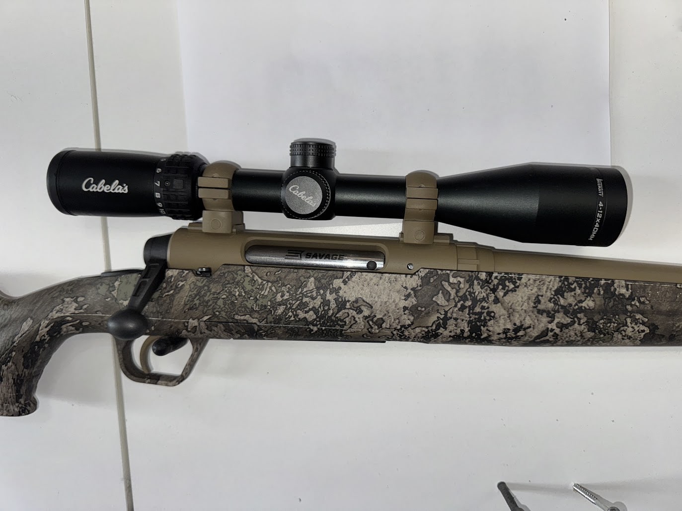 Carabine Axis , 30-06 , Cerakote Flat dark Earth , Scope 4-12×40