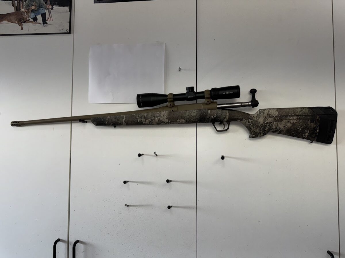 Carabine Axis , 30-06 , Cerakote Flat dark Earth , Scope 4-12×40