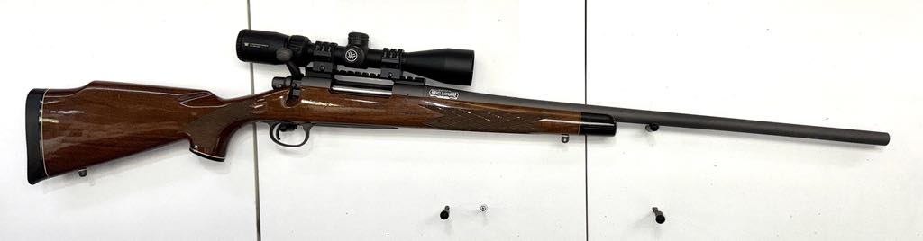Remington 700 , 300 win mag , Cerakote Tungsten , scope Vortex