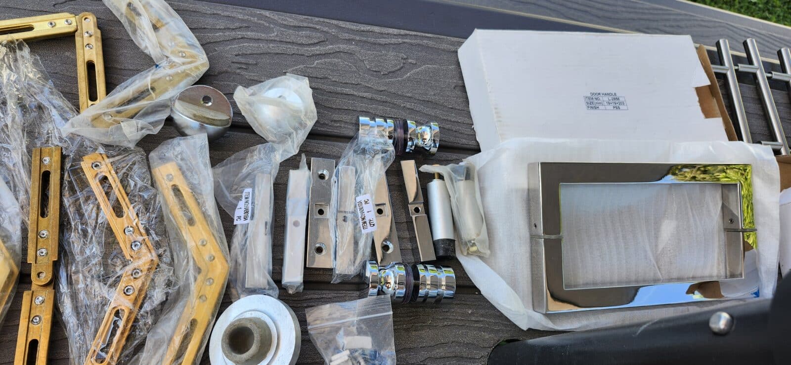 Lot de pognée et accessoires pour porte de douche