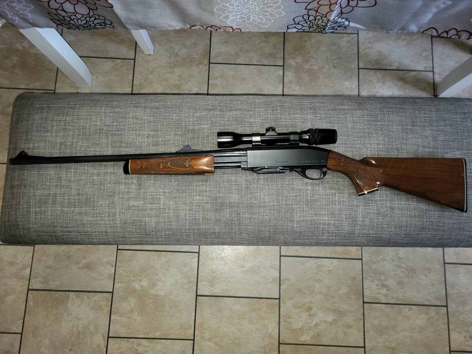 Remington 7600 pompe. 270 win.