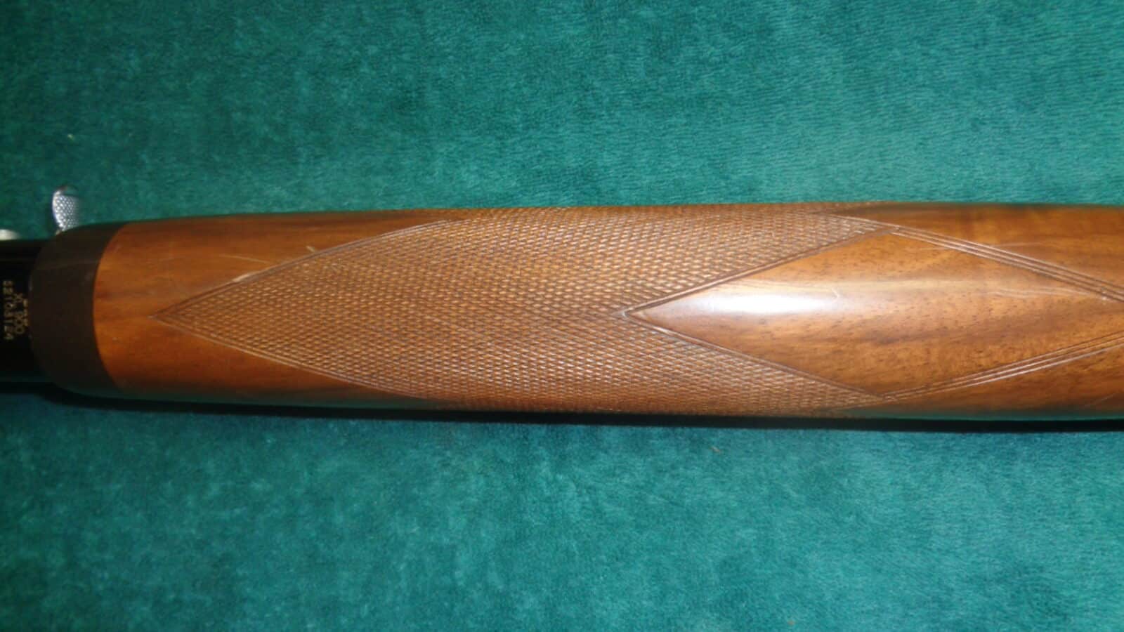 ITHACA (SKB) XL 900 12 GA. 2¾ ” (Semi-auto)