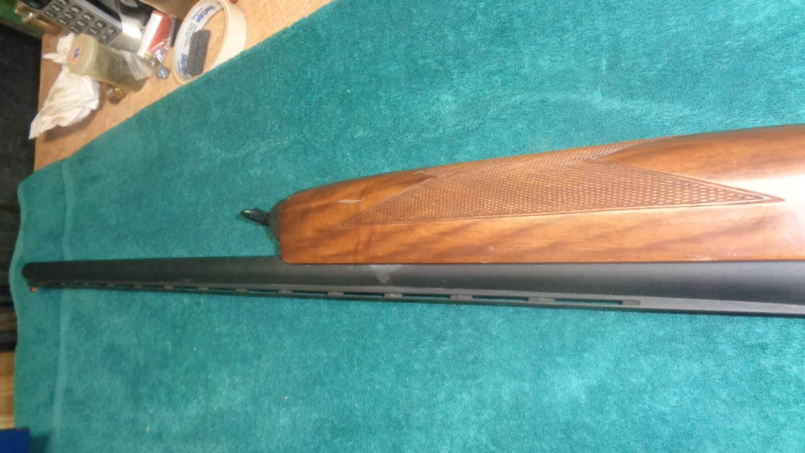 ITHACA (SKB) XL 900 12 GA. 2¾ ” (Semi-auto)