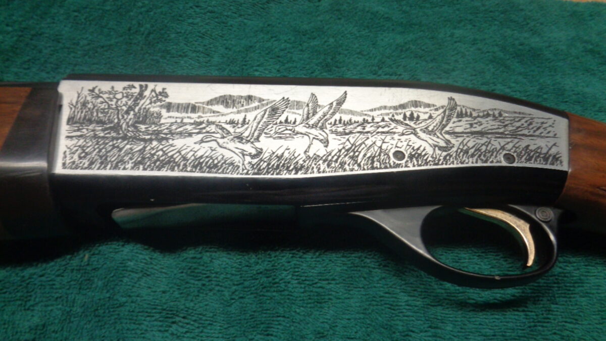 ITHACA (SKB) XL 900 12 GA. 2¾ ” (Semi-auto)