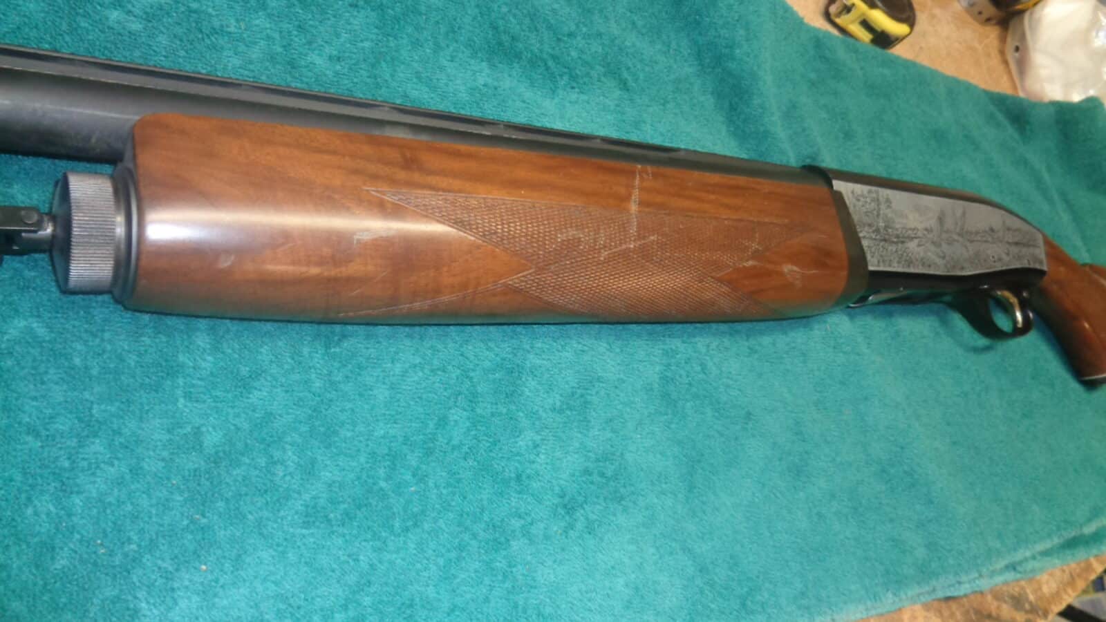 ITHACA (SKB) XL 900 12 GA. 2¾ ” (Semi-auto)