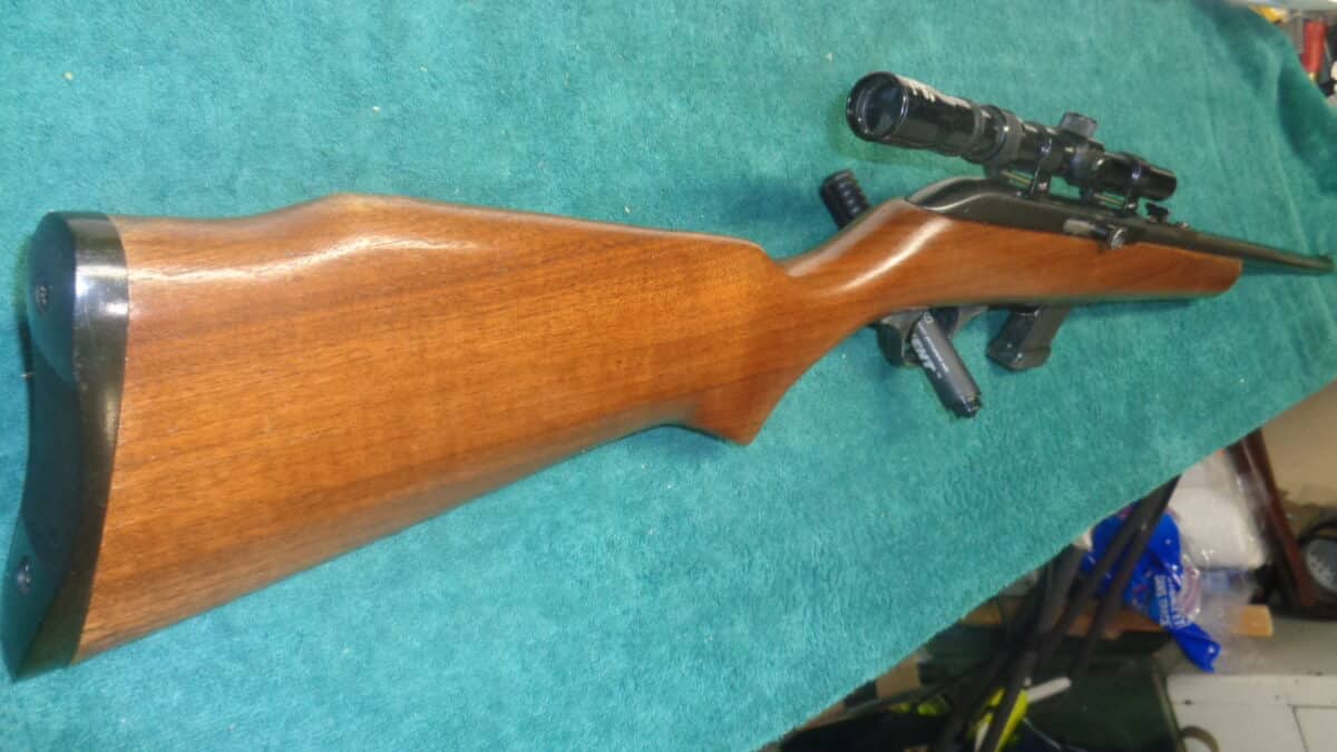 COOEY MOD. 64 Semi-auto .22 L.R (10 COUPS)