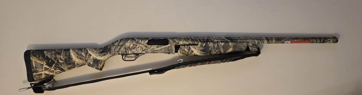 Fusil à pompe calibre 12 Winchester SXP waterfowl hunter