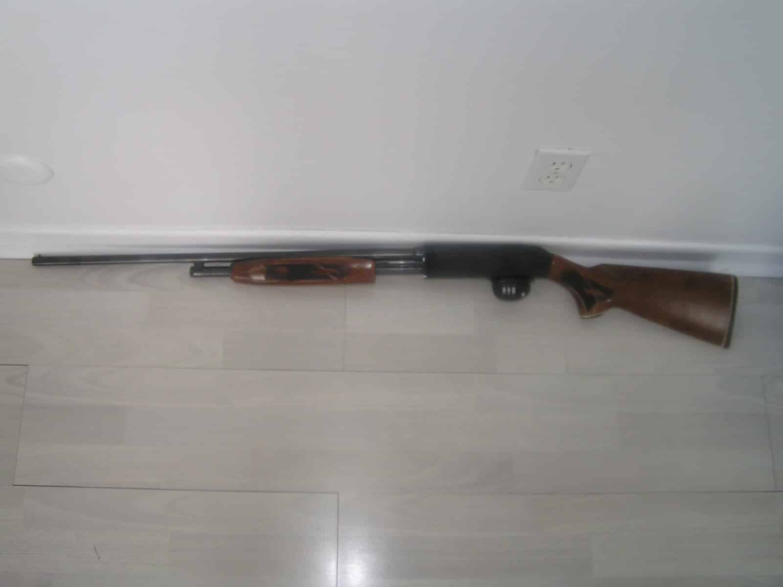 Fusil-Mossberg-410-pompe