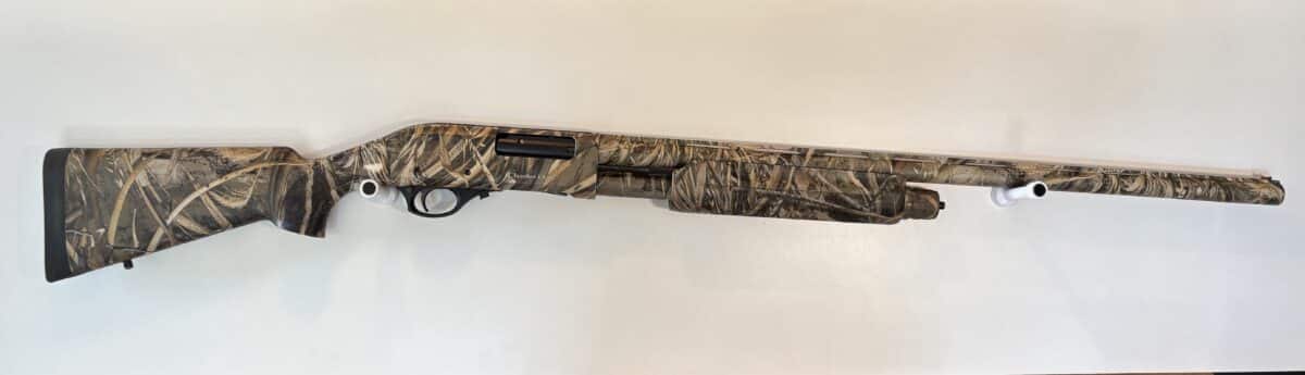 Fusil Charles Daly modèle 301 , pompe 12 GA 3″ camo, (comme neuf)