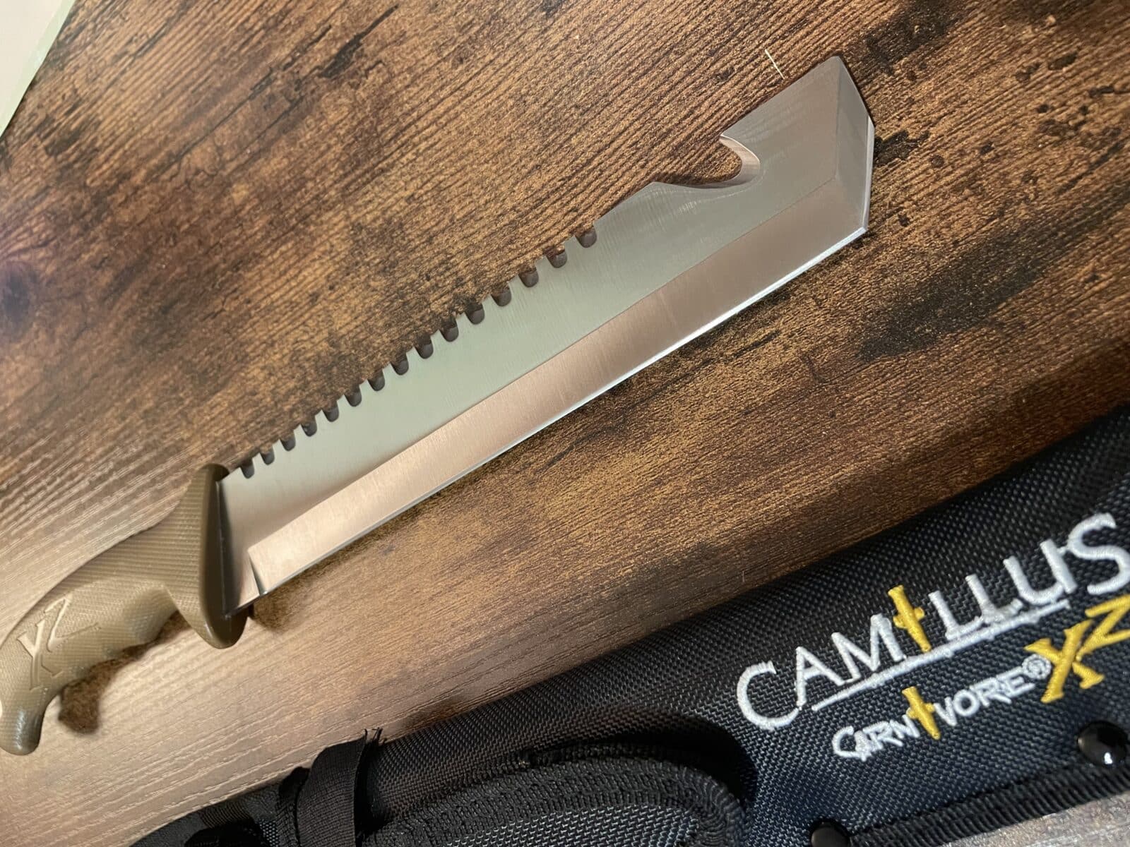 Couteau/Machete Camillus Carnivore XZ, lame 9”