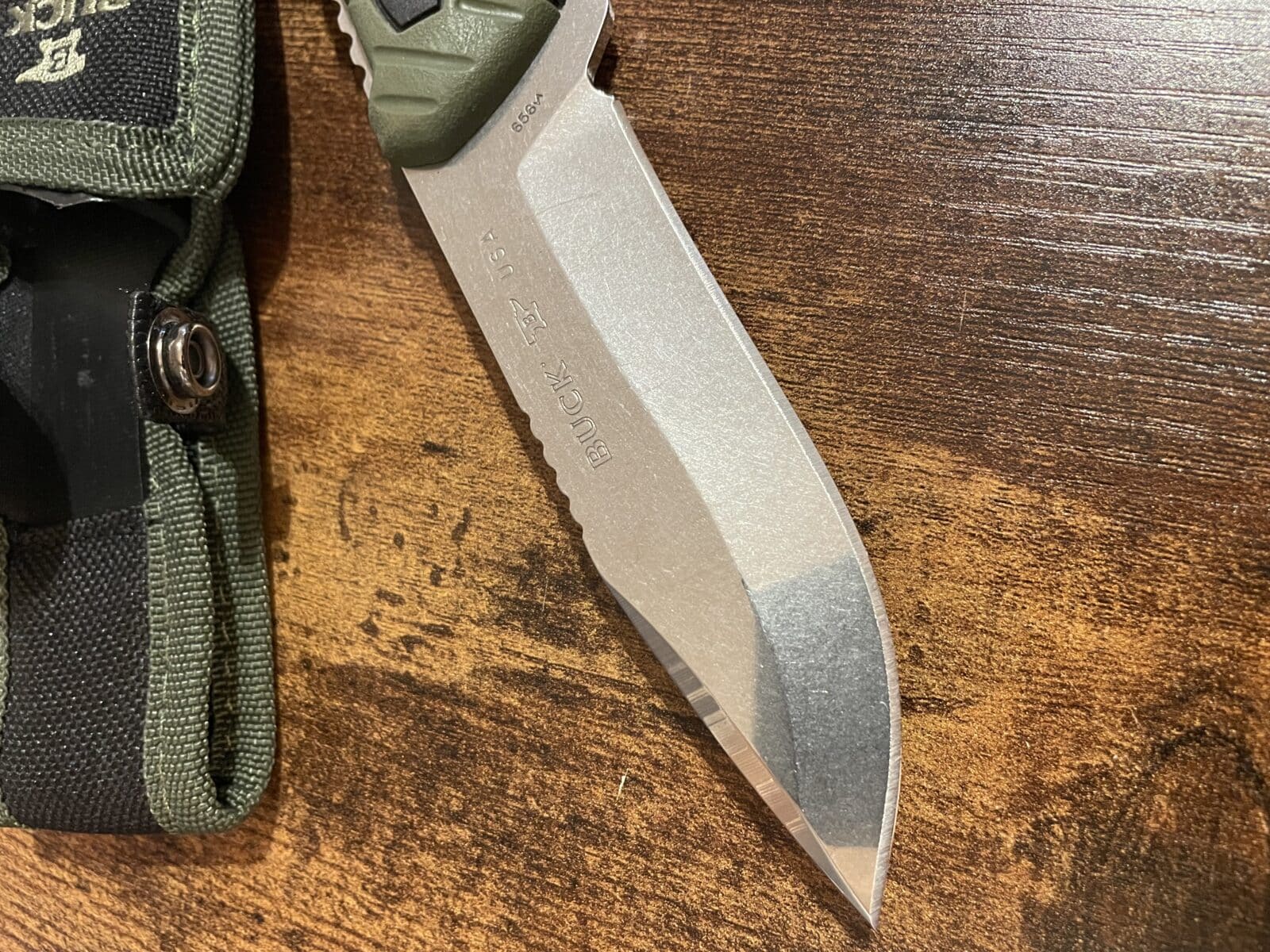 Couteau de chasse Buck pursuit large, comme neuf!