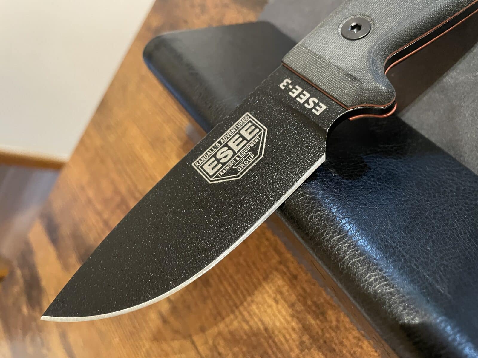Couteau de survie Esee 3