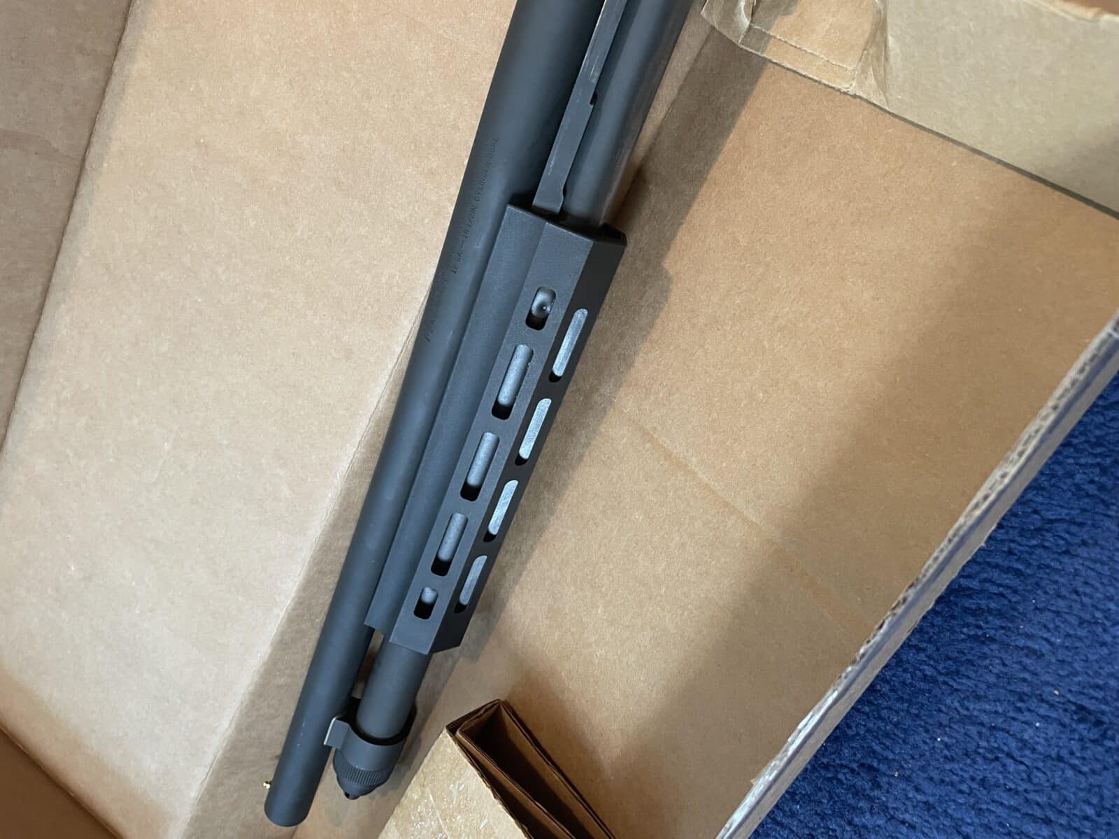 Fusil Mossberg 590A1 M-Lok, canon 18,5”, 6+1, à l’état neuf!