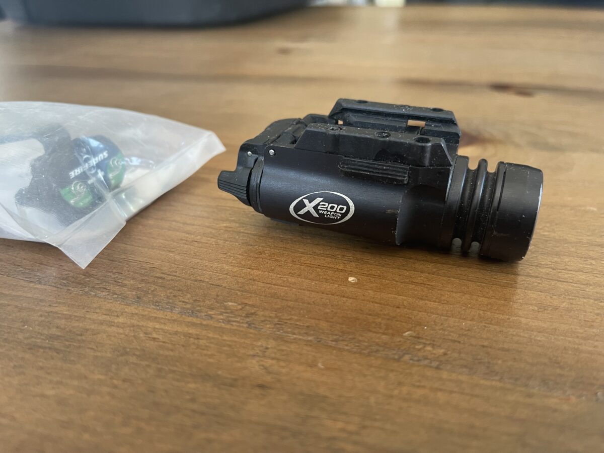 Surefire X200, taclight, lumière, tac light