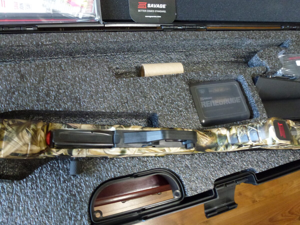 NEUF*UNFIRED Savage Renegauge Semi Automatic 12 Ga camo +coffre*