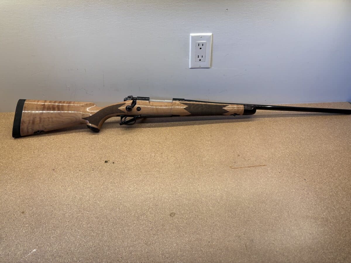 Winchester model 70 super grade Maple en 30-06
