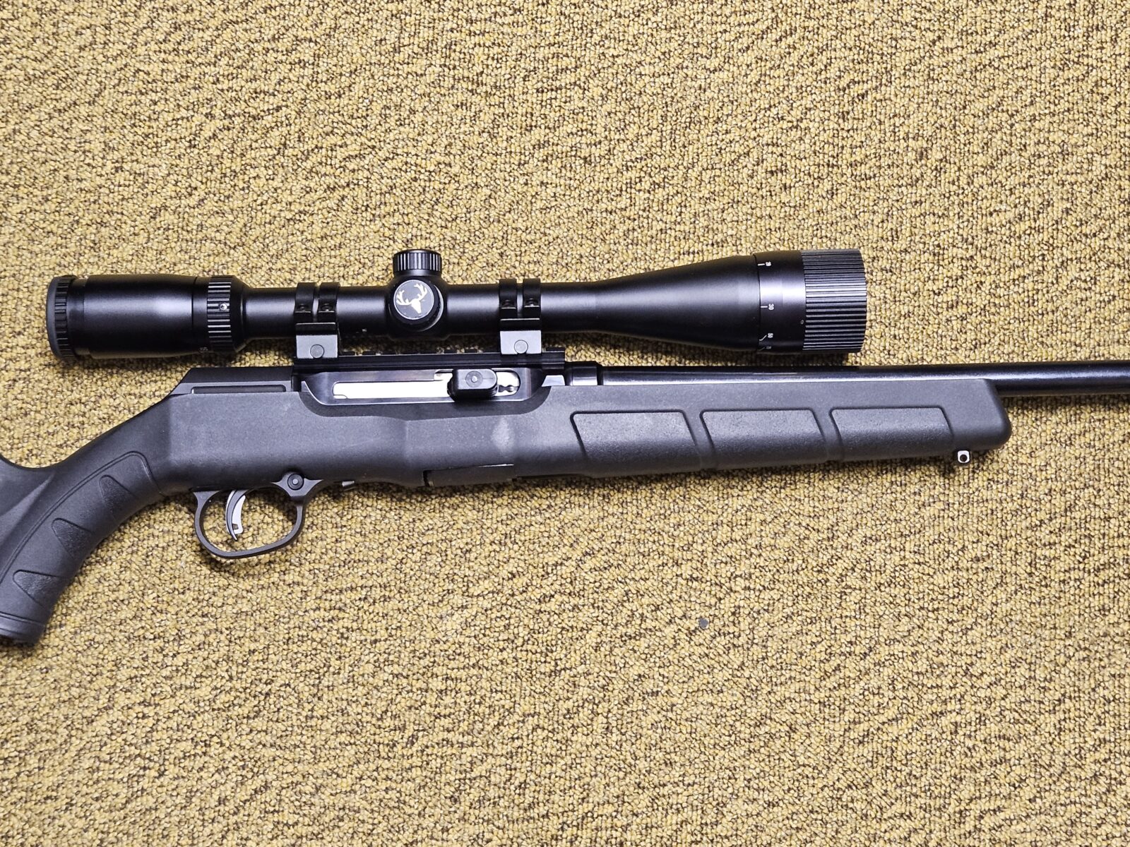 Savage A17 Carabine seulement ___comme neuve