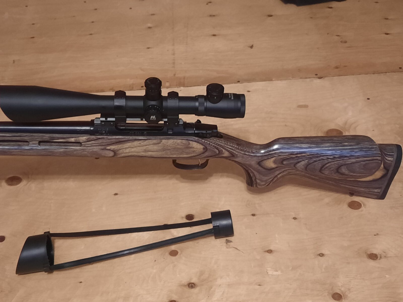 CZ MODEL 550 CALIBRE 22-250 CANON LOURD