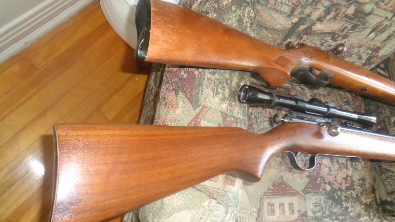 2 CARABINES COOEY .22 – : 1e- mod. 600 Rabbit & 2e- mod 60+scope