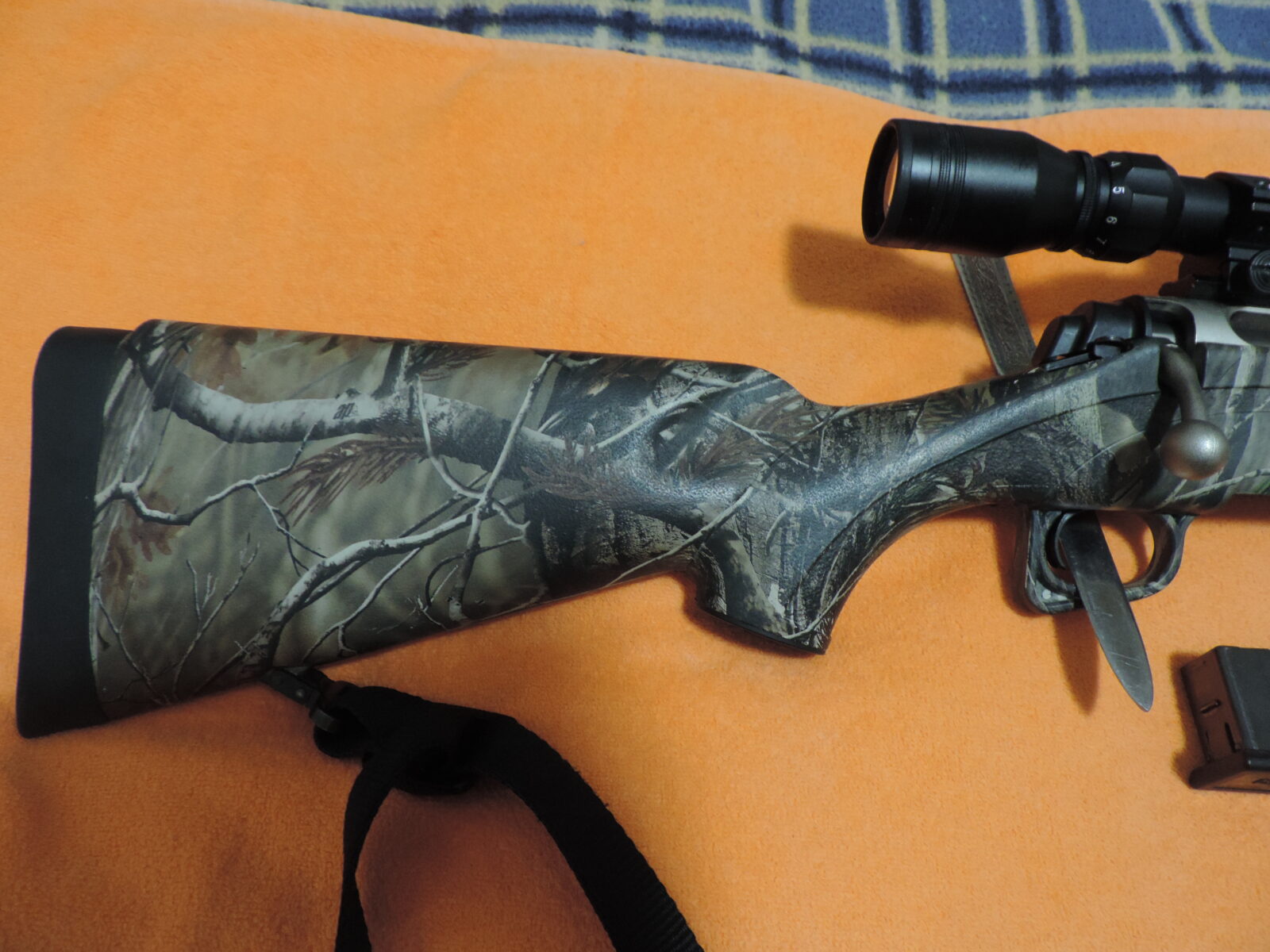 Rémington 7mm Magnum model 770 camo stainless avec scope