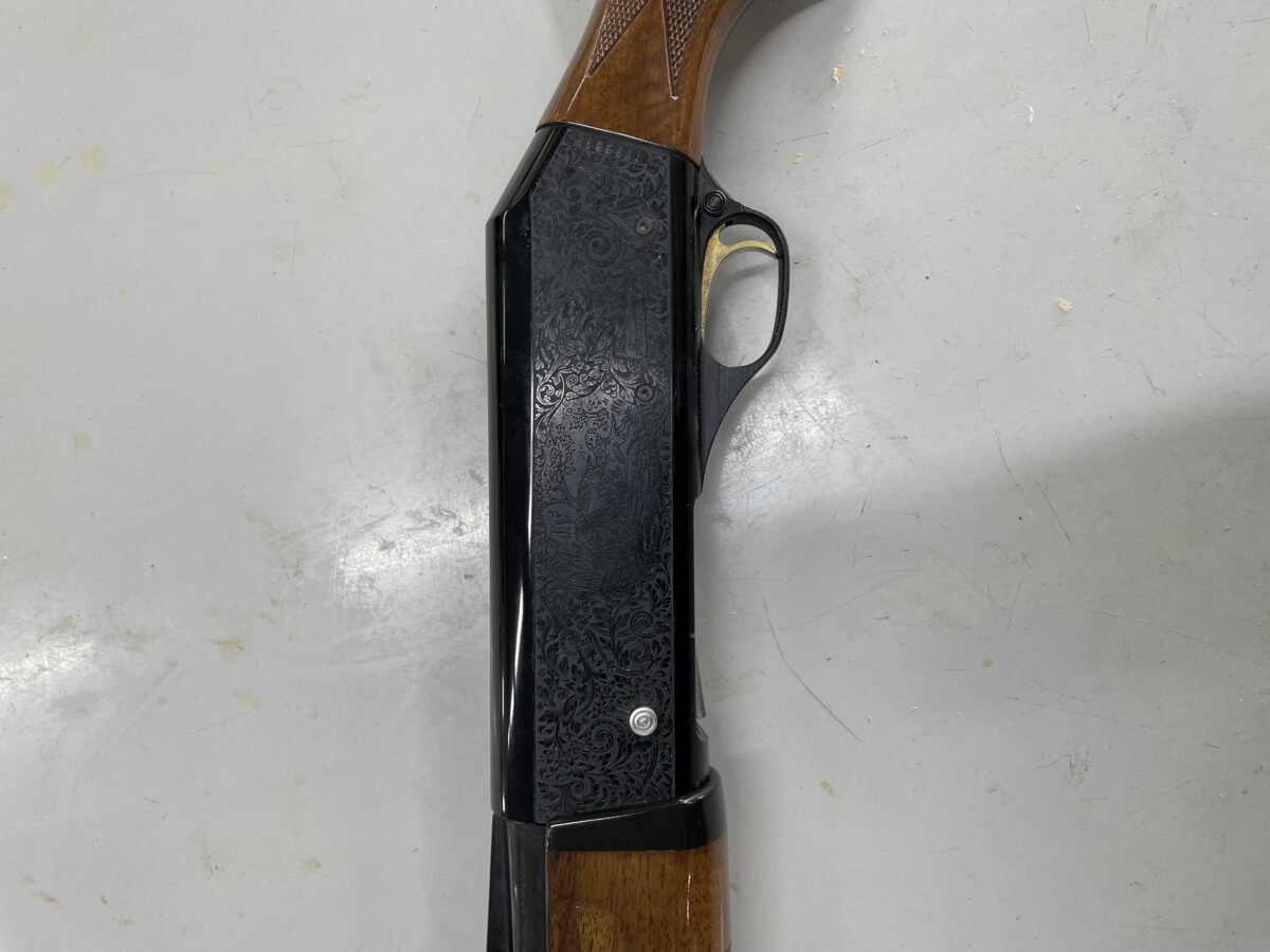 Fusil calibre 12 semi-automatique