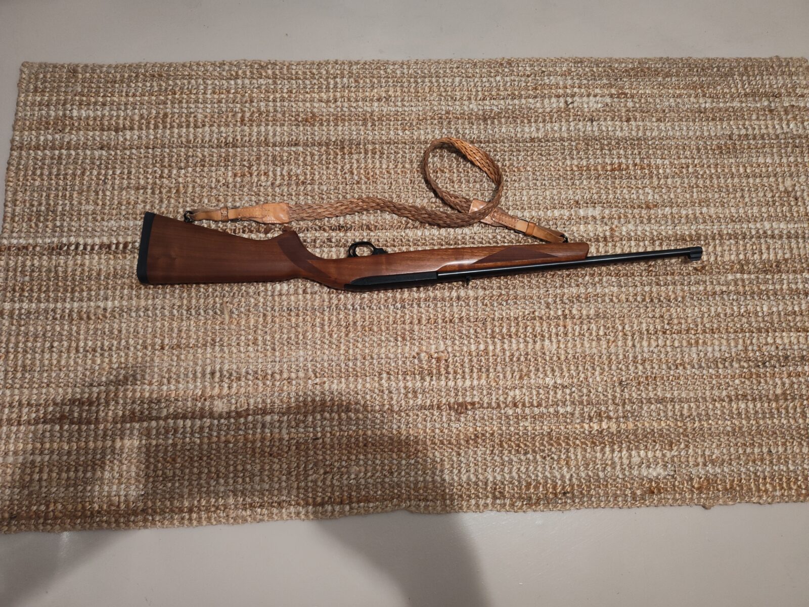 Carabine Cal 22 Ruger model 10/22, 18 po. de canon, semi-automatiq