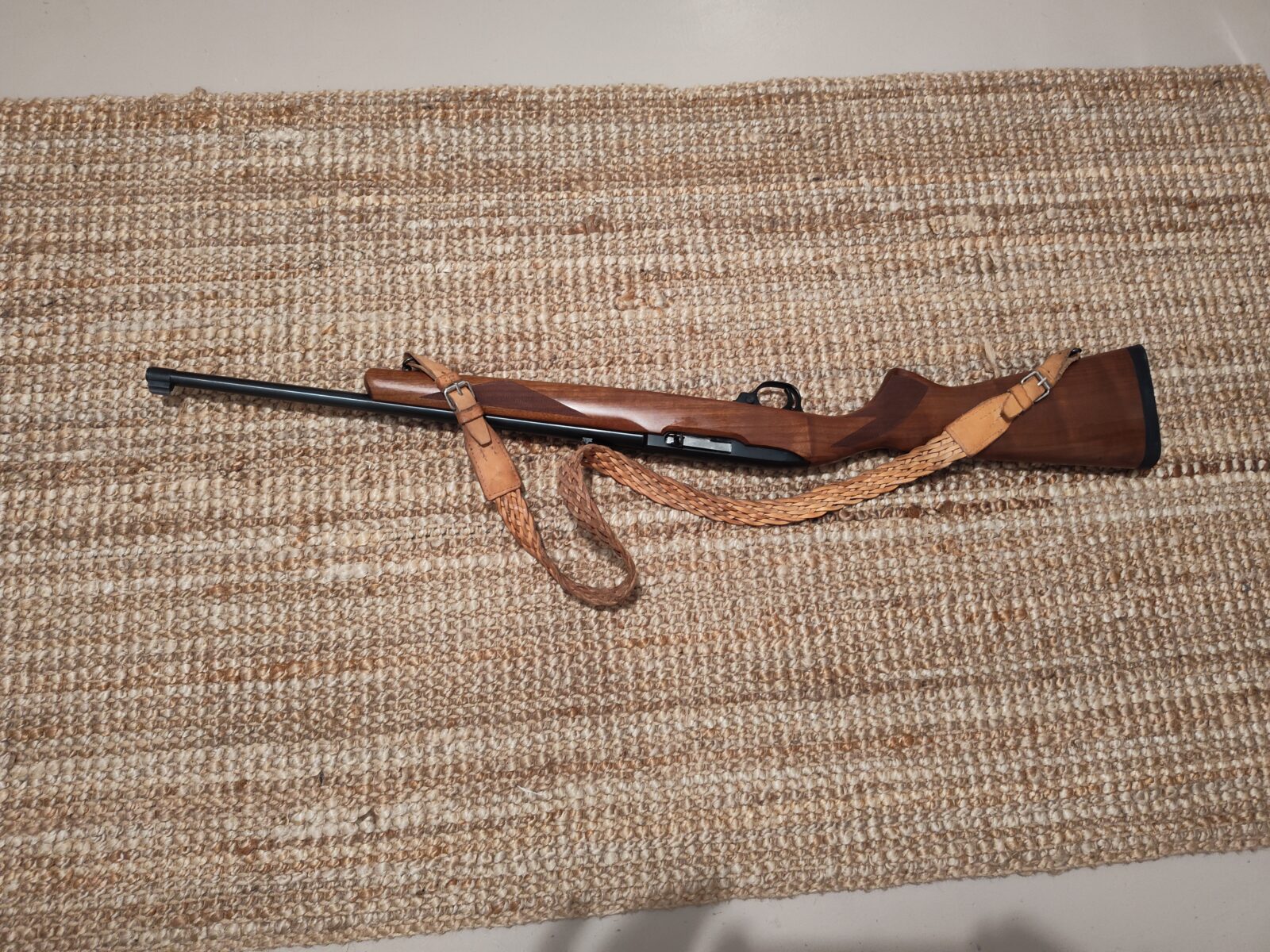 Carabine Cal 22 Ruger model 10/22, 18 po. de canon, semi-automatiq