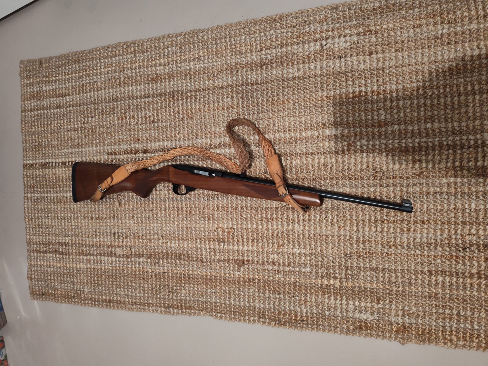 Carabine Cal 22 Ruger model 10/22, 18 po. de canon, semi-automatiq