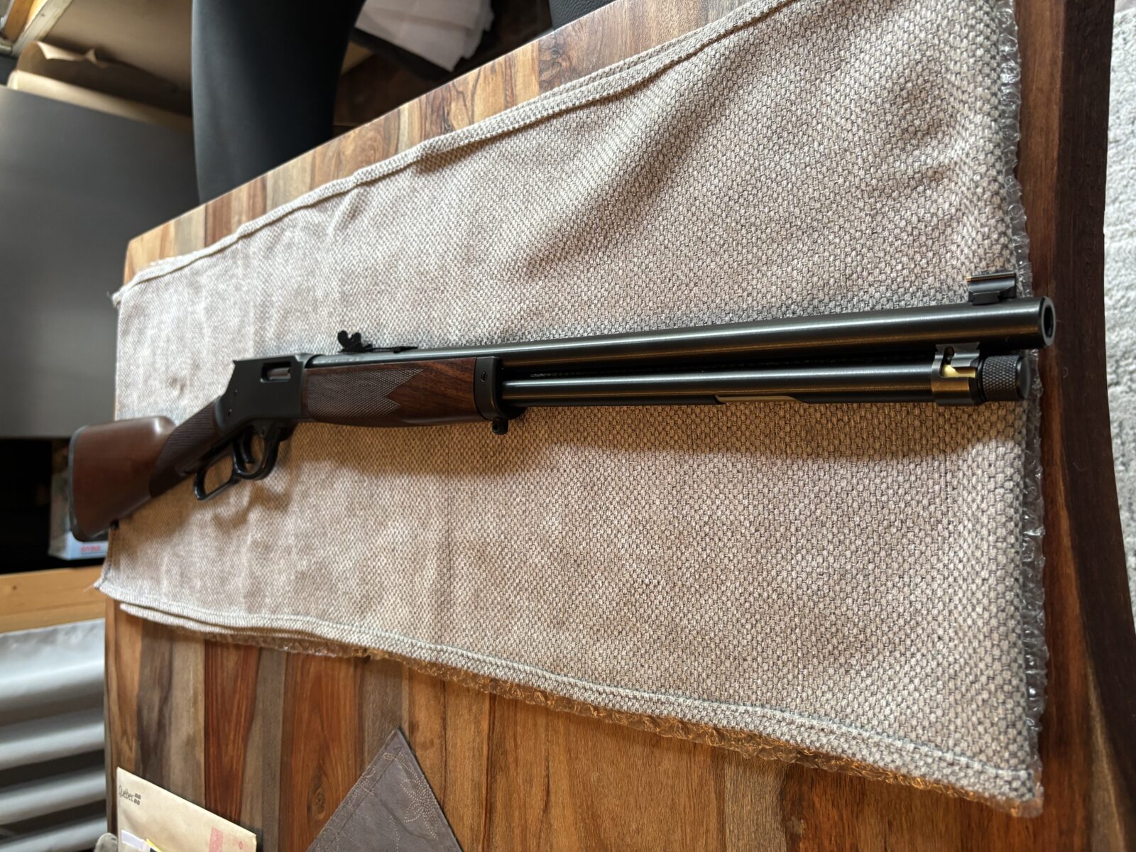 44 Magnum Henry à levier à l état neuve
