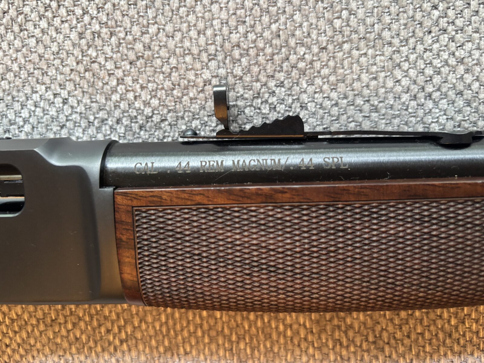 44 Magnum Henry à levier à l état neuve