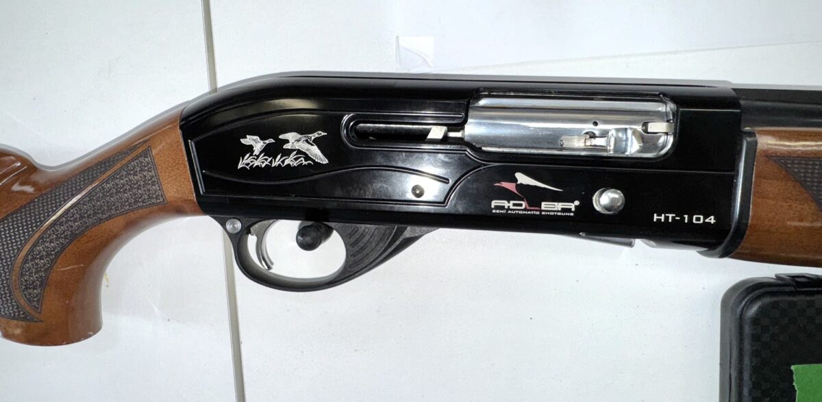 Adler HT-104 , 12 g semi auto , très beau