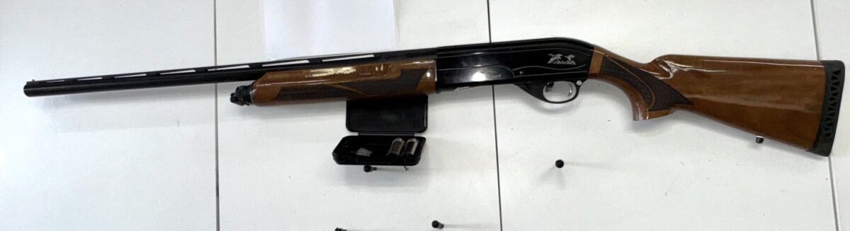 Adler HT-104 , 12 g semi auto , très beau