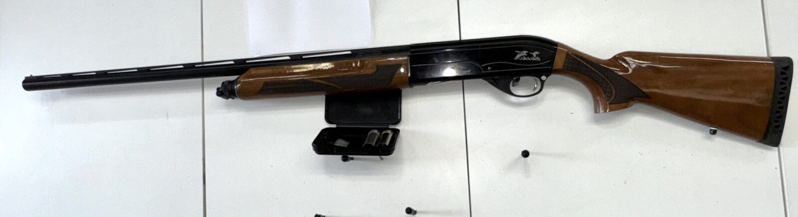 Adler HT-104 , 12 g semi auto , très beau