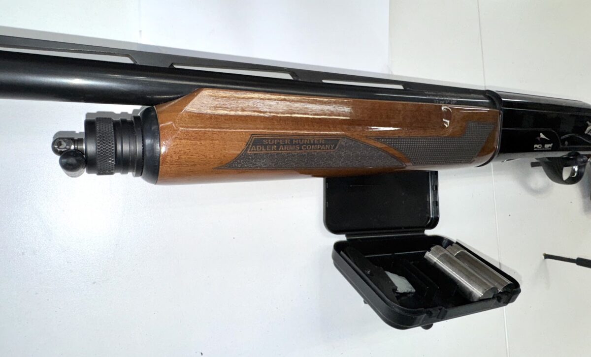 Adler HT-104 , 12 g semi auto , très beau