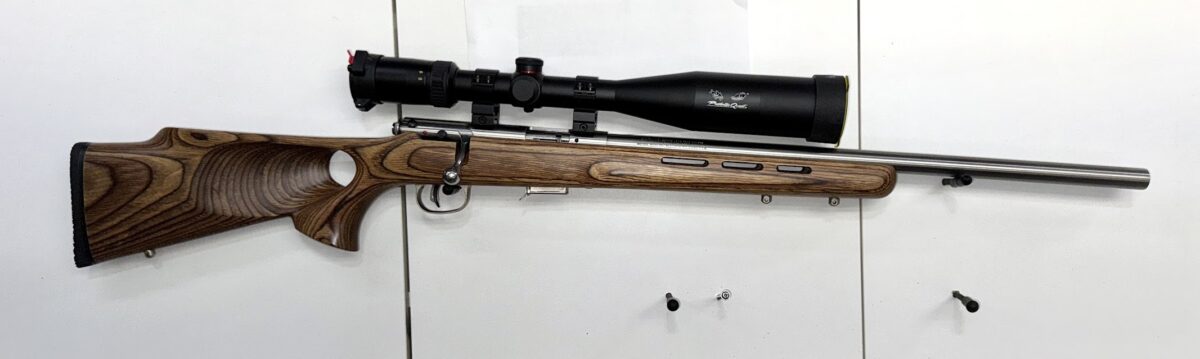 Savage 93R17 BTVSS , 17HMR , scope prédateur