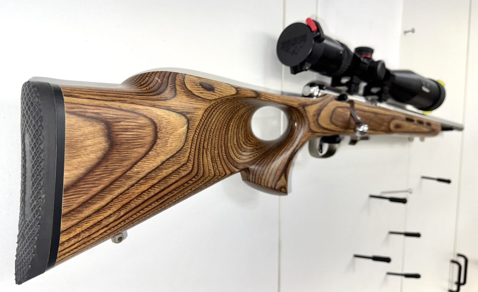 Savage 93R17 BTVSS , 17HMR , scope prédateur