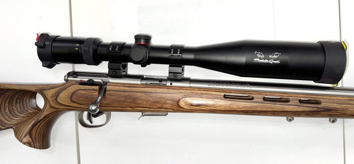 Savage 93R17 BTVSS , 17HMR , scope prédateur