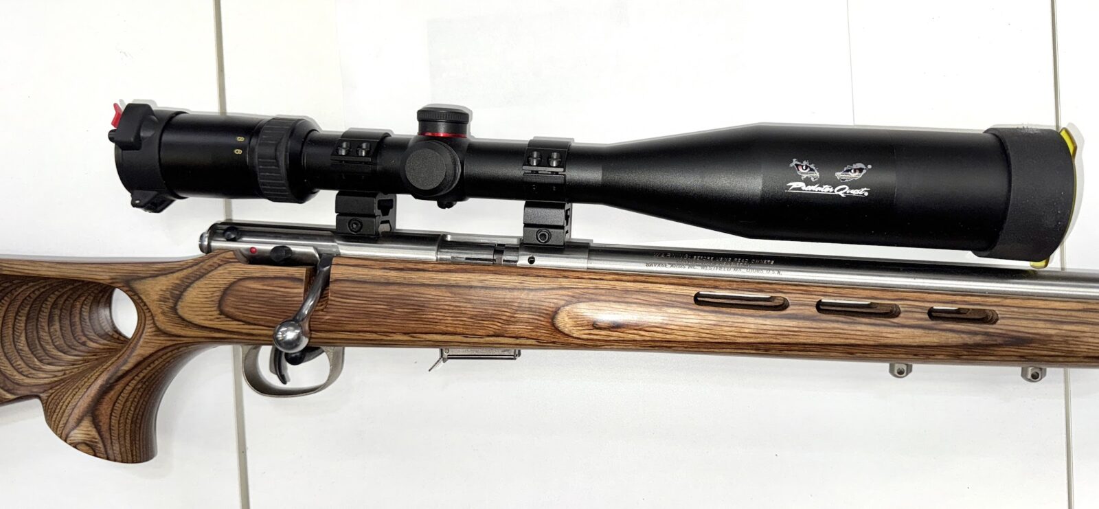 Savage 93R17 BTVSS , 17HMR , scope prédateur