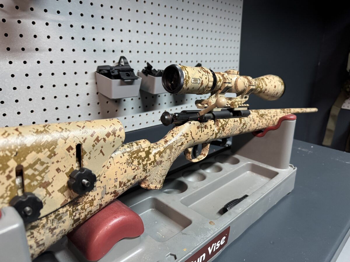 Savage 93R17 Bolt-Action 17 hmr Hydro-dip avec télescope