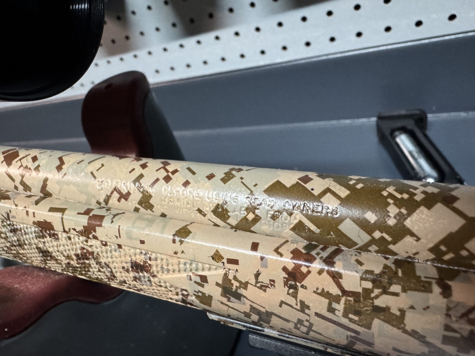 Savage 93R17 Bolt-Action 17 hmr Hydro-dip avec télescope