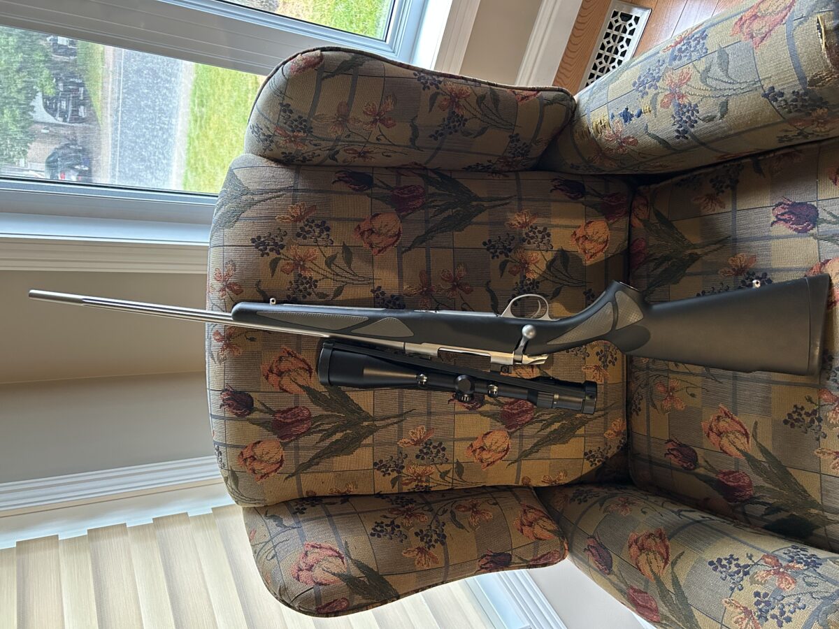 Sako Model 85 Finnlight 300 WSM avec Lunette de tir Doctor