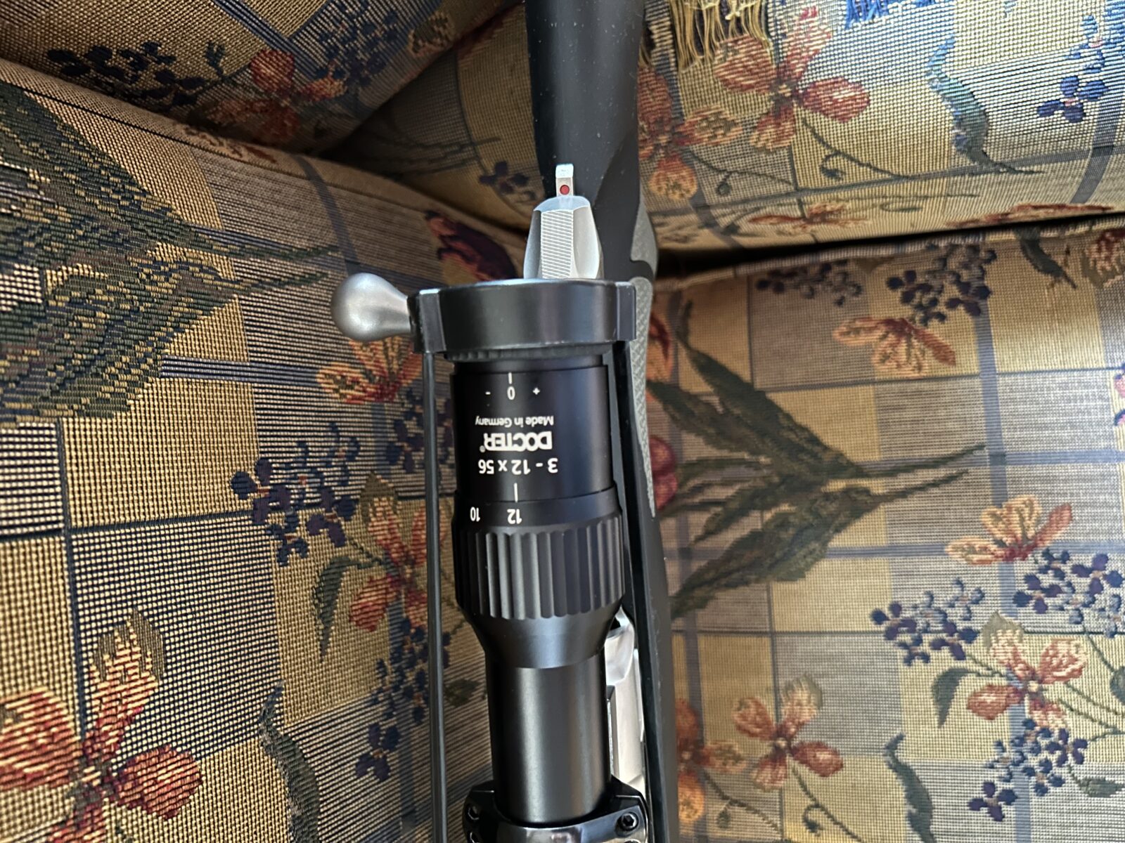 Sako Model 85 Finnlight 300 WSM avec Lunette de tir Doctor