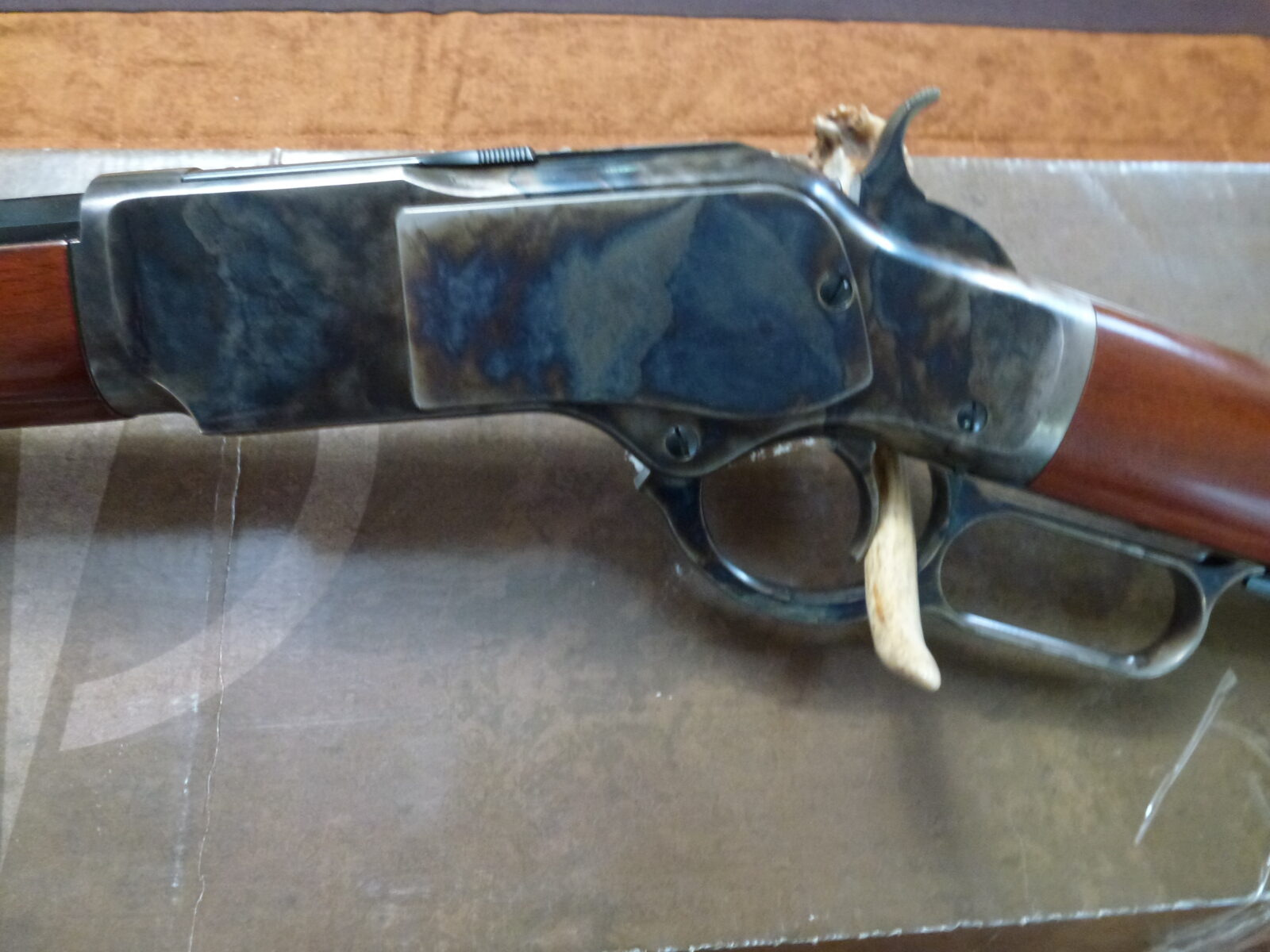 ***1650$**RARE**NEUF**UNFIRED**UBERTI 1873 cal.32-20 COLOR CASE***